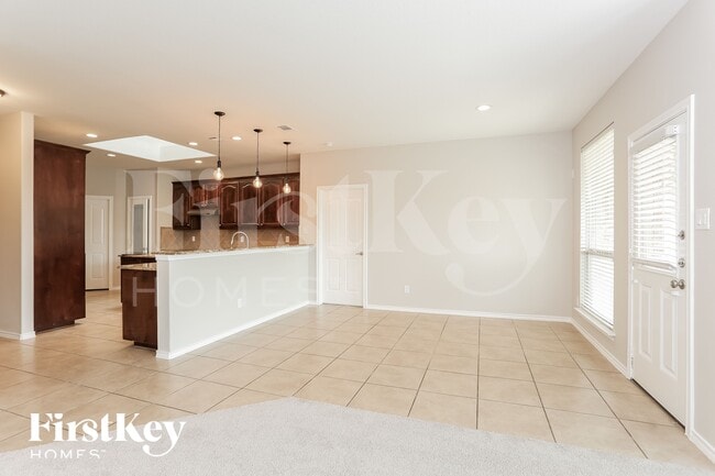 Photo - 600 W Bend Blvd