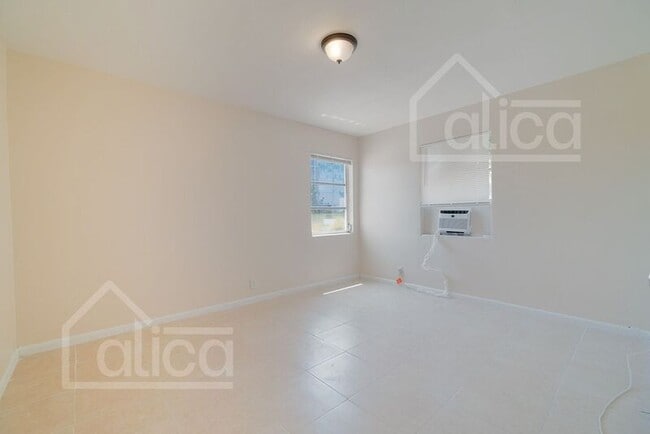 Photo - 803/5 Henrietta Ave Unit #2
