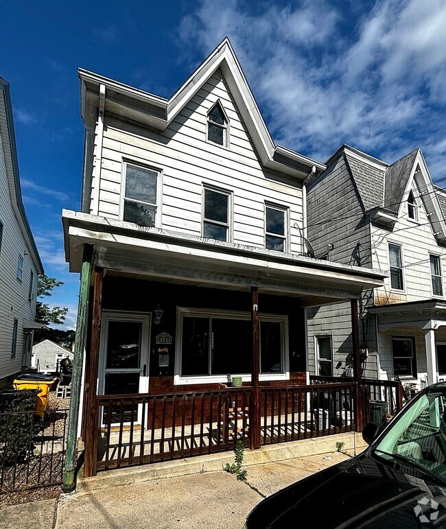 Building Photo - 84 N Berne St Rental