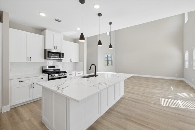 Photo - 20019 Venetto St