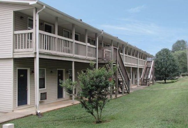 Campus Ridge Apartments - Campus Ridge Apartments