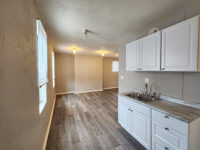 Building Photo - 4901 Penn Ave Unit 6