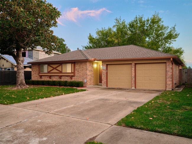 Photo - 4804 Fairhaven St