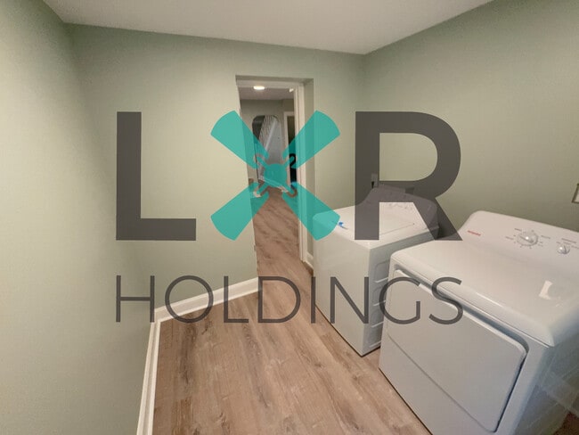 Photo - 1236 Clover Ln