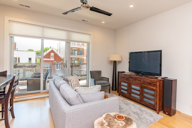 Photo - 3049 N Clybourn Ave Unit 1