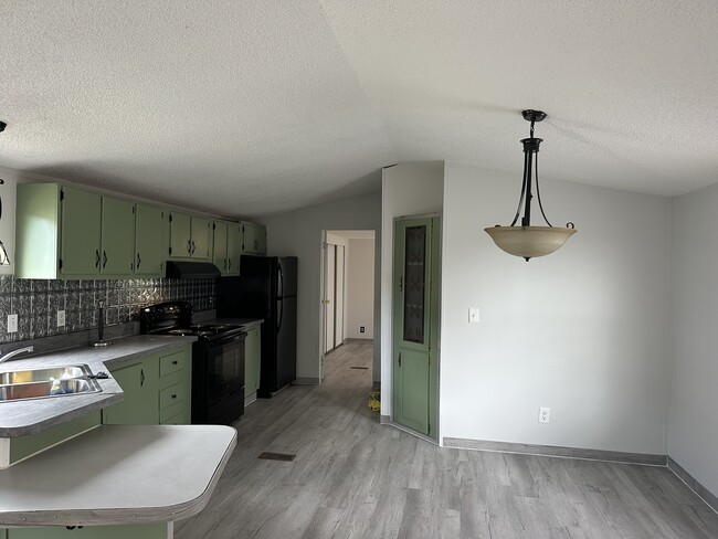 Photo - 150 James Way