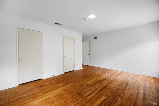 Photo - 620 2nd St E