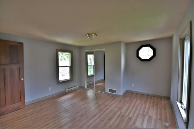 Photo - 710 W 4th St