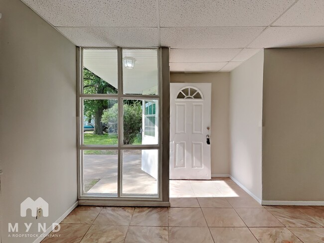 Photo - 1256 S Willow Ln Ave