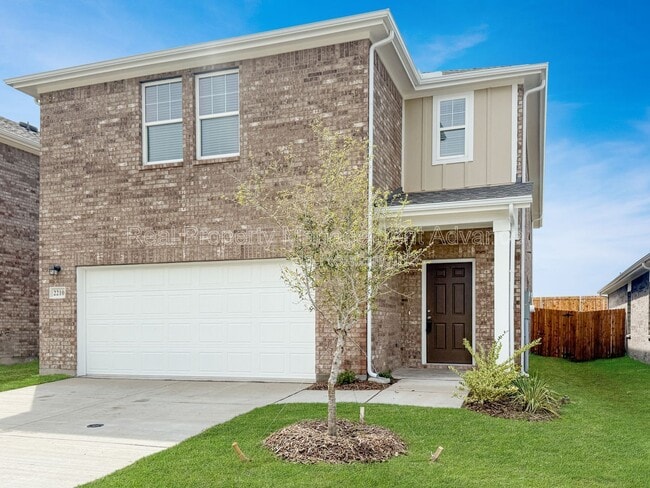 Building Photo - 2210 Pioneer Dr