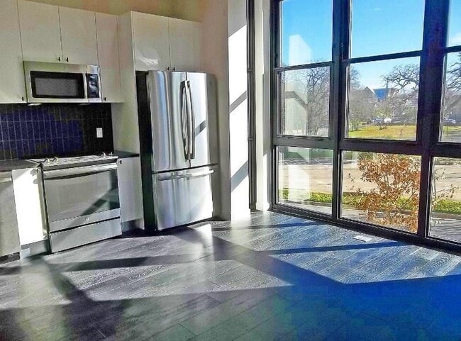 Photo - 800 Embassy Dr Unidad 205 Rental