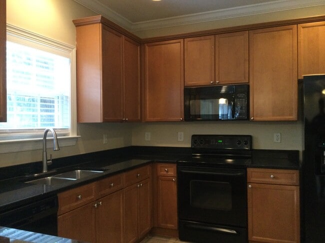 8669 Hickory Creek Ln