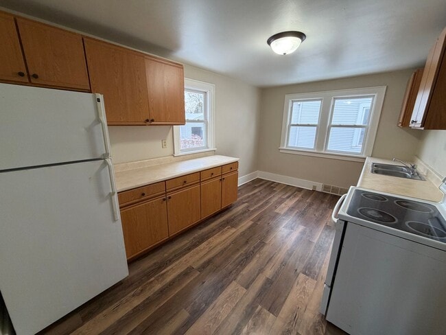 Photo - Vine, 732-734 Unit Vine, 734