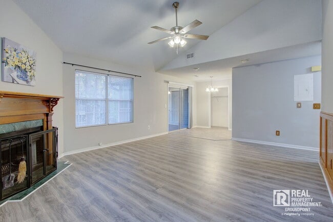 7945 Parklane Ct Unidad 905e