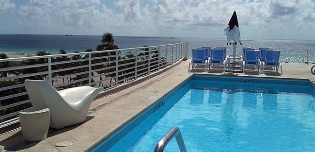 ROOF TOP POOL - 1060 Ocean Dr Unit 305