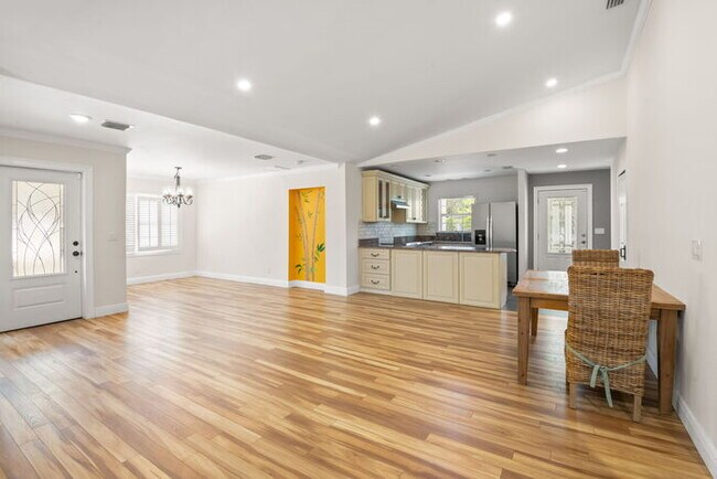 Photo - BEAUTIFUL Home For Rent in Lakewood Estates!