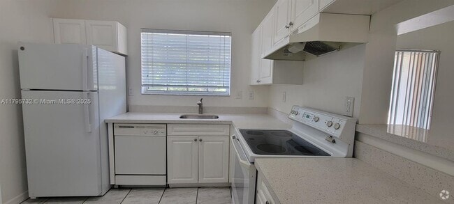 Building Photo - 2121 NW 96th Ter Rental