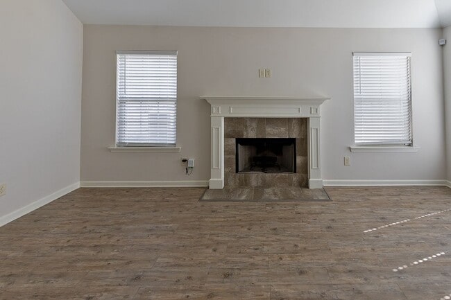 Photo - 570 Old Mill Way