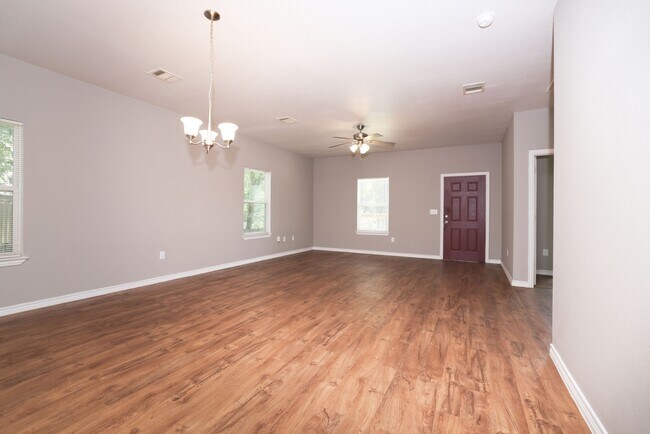 Photo - 204 S 13th St