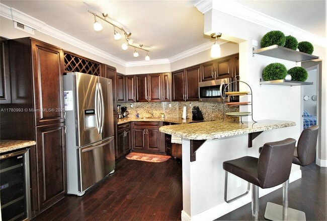 Photo - 5151 Collins Ave Unit 924