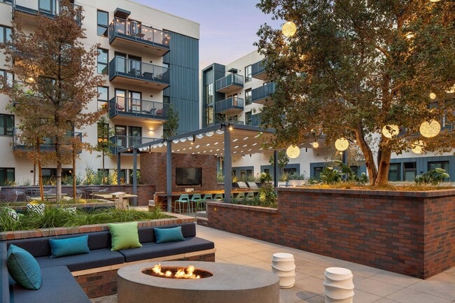 Amenity Courtyard