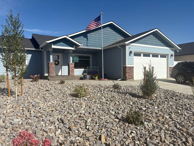 Building Photo - Home for Rent in Quincy
