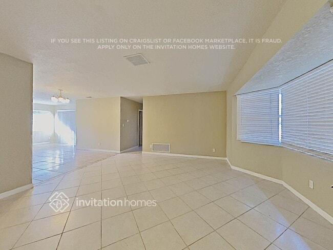 Photo - 122 Van Dyck Dr