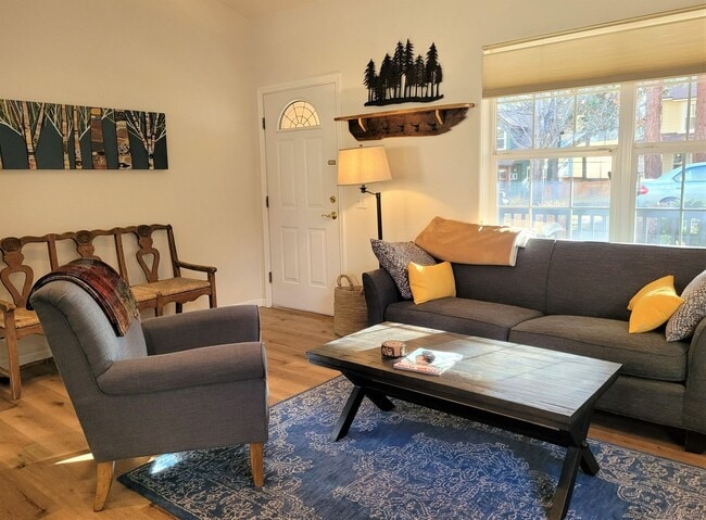 Photo - Charming Home, Bend`s West-side, Detached Garage and Bonus Space. Great Location. Flexible Lease...