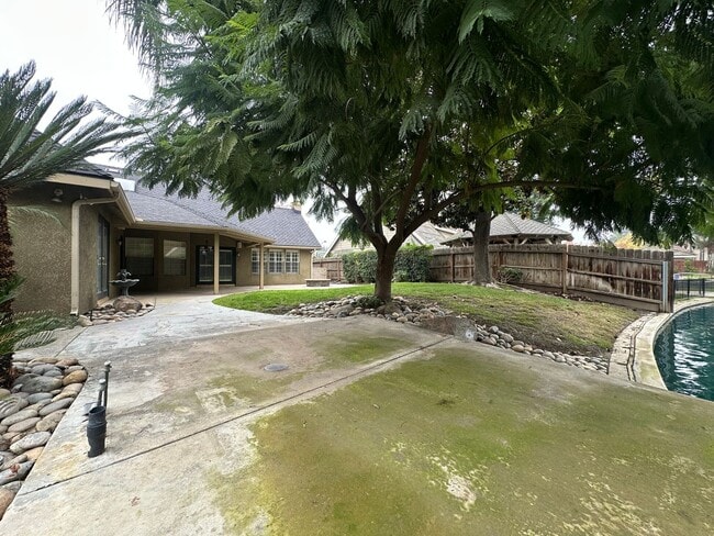 Photo - Entertainer delight rental home located in ''The Lakes'' subdivision coming soon!