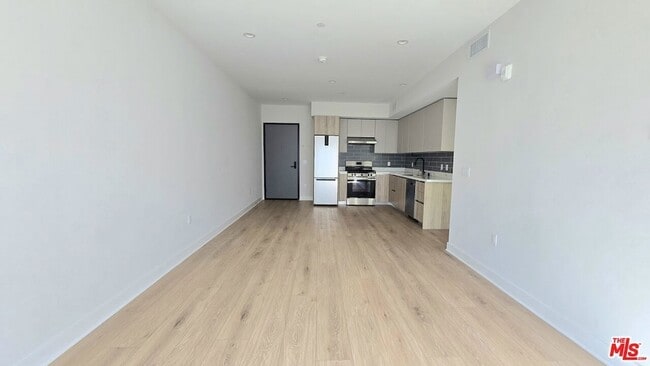 Photo - 1530 S Hayworth Ave Unidad 203