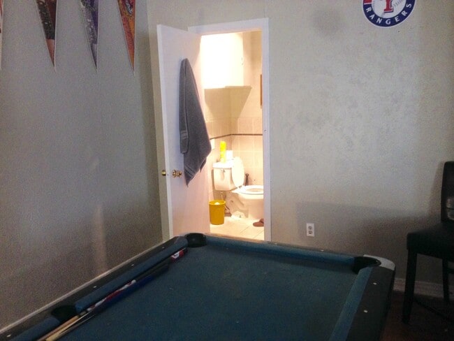 2 bed 2 bath with a ton of SPACE!! - 2 bed 2 bath with a ton of SPACE!! House