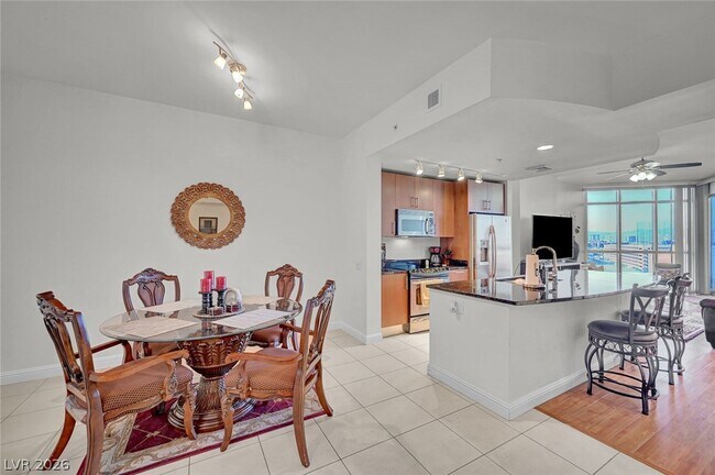 Photo - 200 W Sahara Ave Unit 811