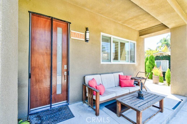1018 La Presa Dr