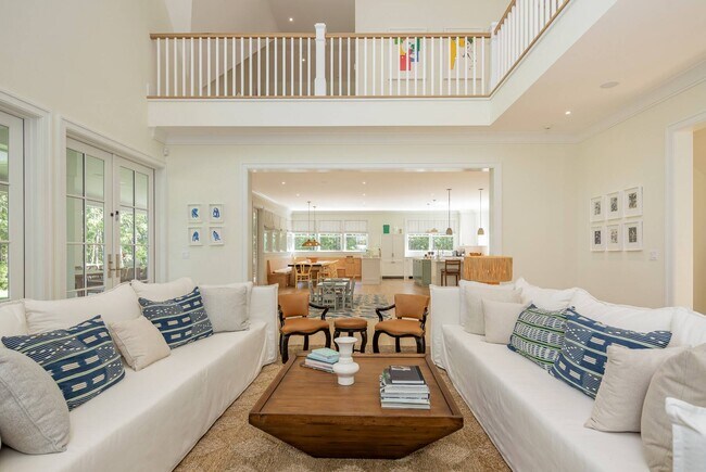 Photo - 417 Edge of Woods Rd