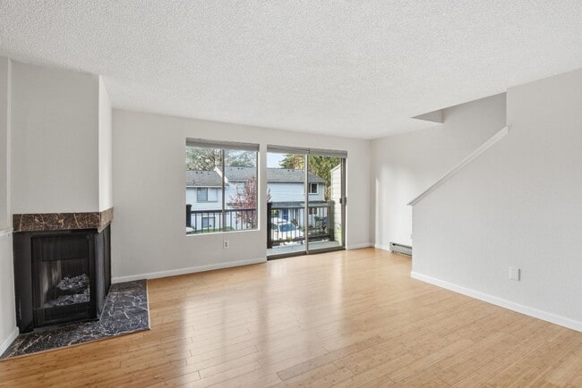 Photo - 2Bd/1.5Ba Bellevue Townhouse