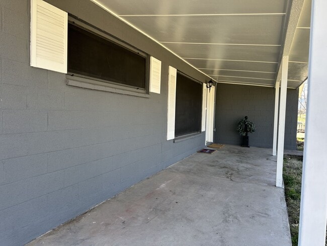 Photo - 2883 Bigler Ave