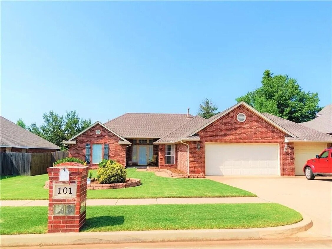 Spacious Home - Storm Shelter - Edmond Sch... - Spacious Home - Storm Shelter - Edmond Sch...