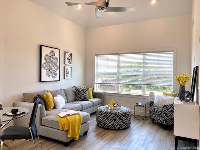 Photo - 148 S Front St Unit PH318