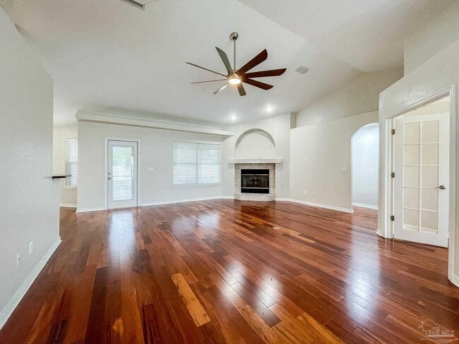 Photo - 512 Carson Dr