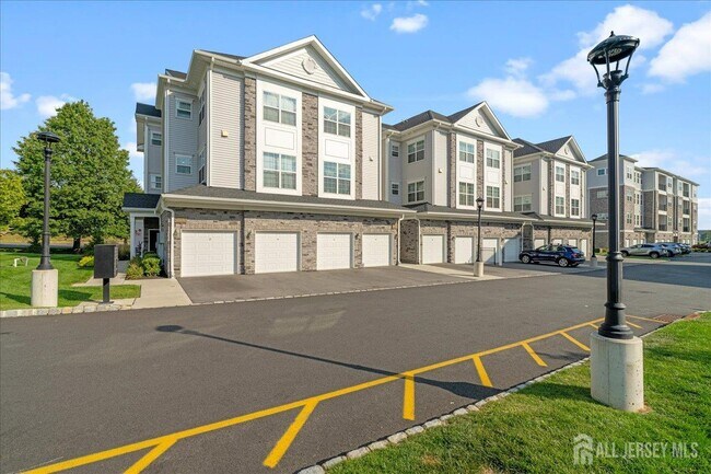 Photo - 33 Veterans Wy