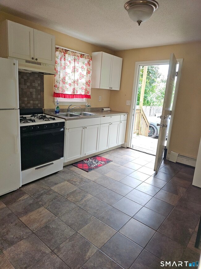 Photo - 137 Pleasant St