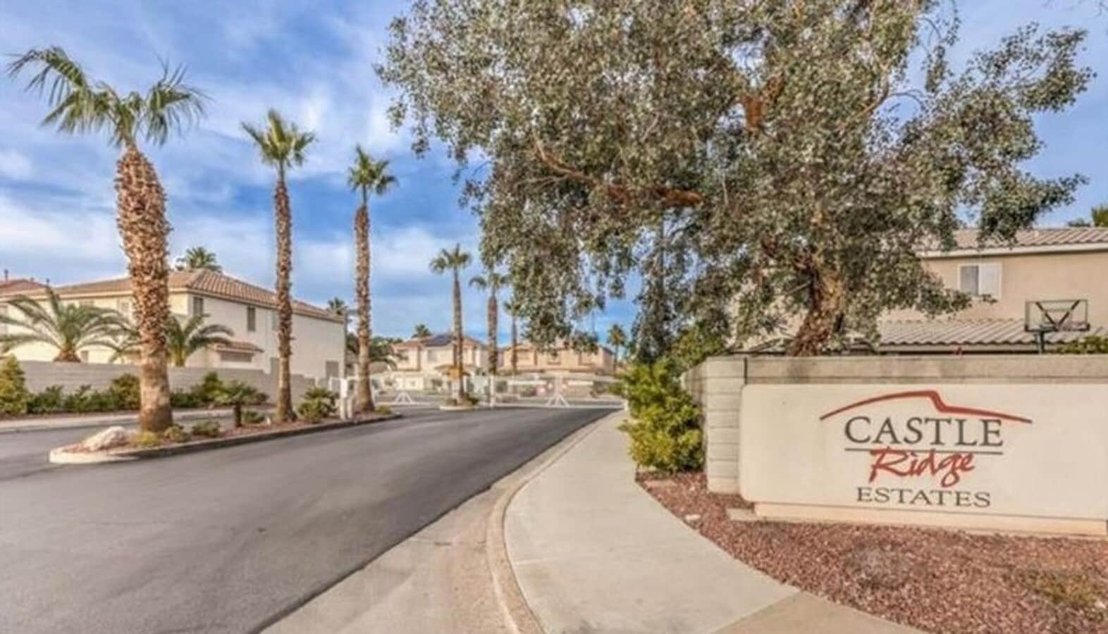 Great single story home in a gated Green Valley community! - Great single story home in a gated Green Valley community!