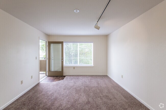 2BR / 1 BA – 804 SF