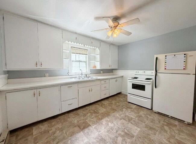 Photo - 616 W Hamilton St