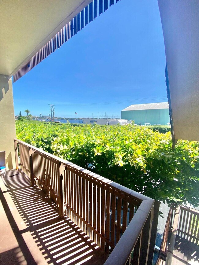 200 Waterway Dr S Unit 208