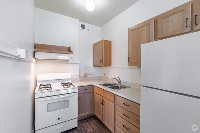 Studio - 400SF - Cambridge Apartments