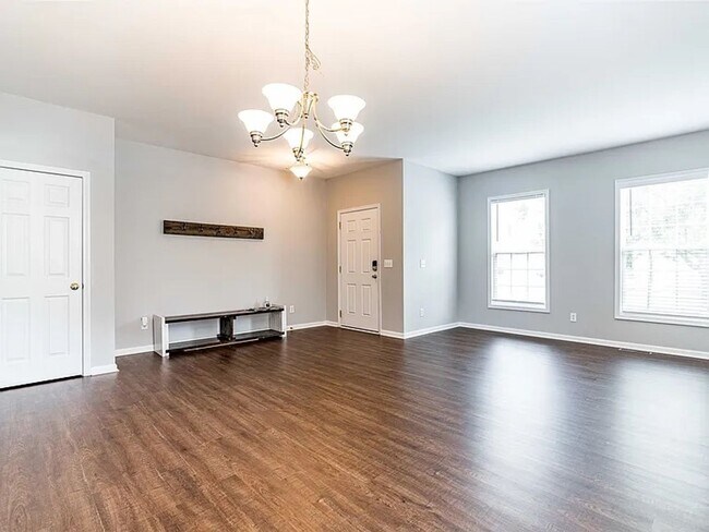 Photo - Stunning 3BD, 2.5BA Raleigh Home in the Prestigious Eagle Ridge Golf Community with Premier Ameni...