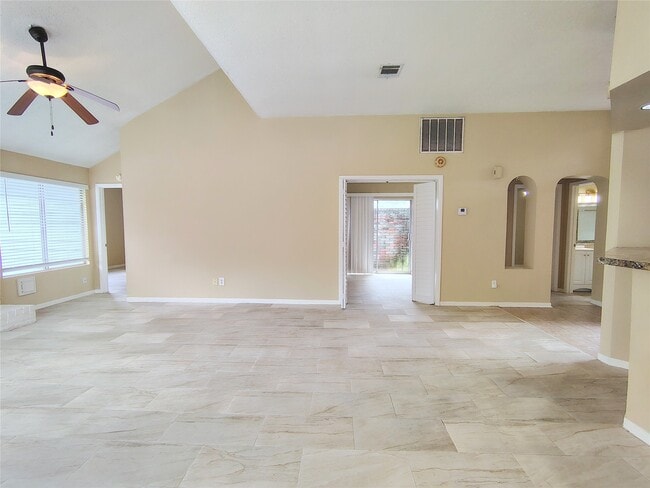 Photo - 4407 Waterfall Way