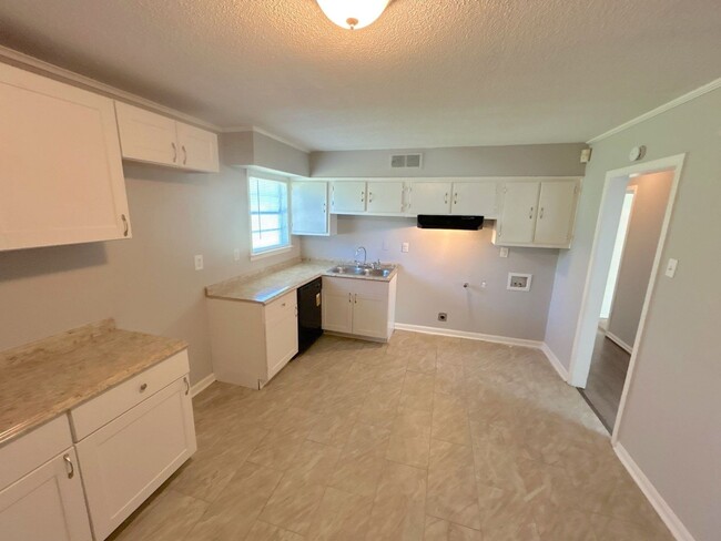 Photo - 4811 Bradford Dr