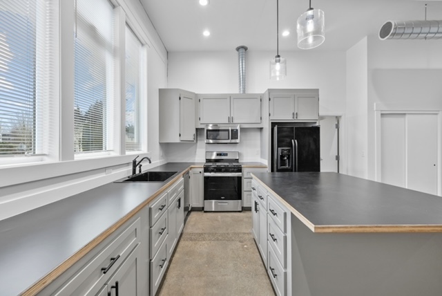 Building Photo - 330 S Cherry St Unit B Rental